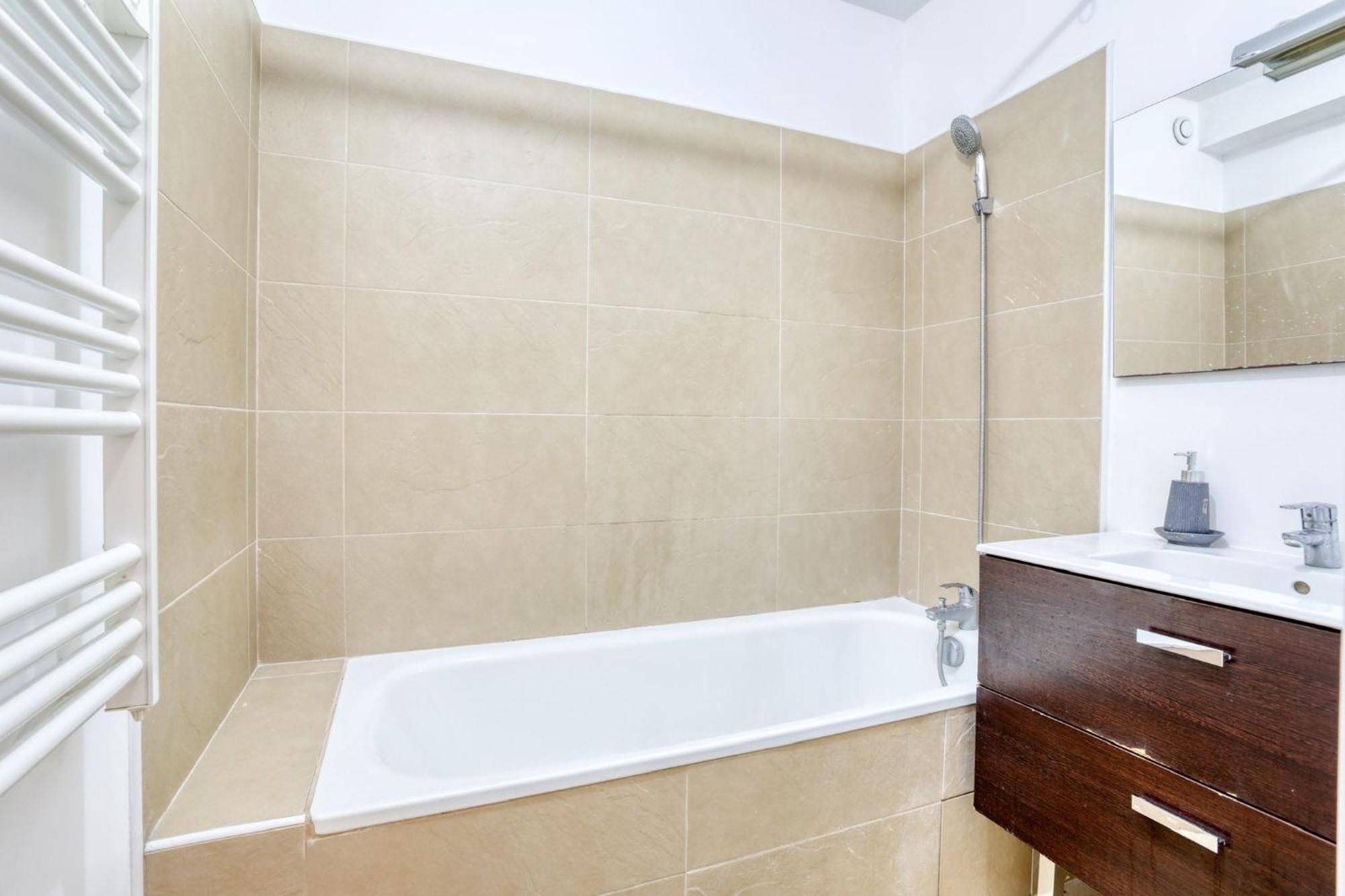 Comme Chez Vous Appartement 2 Chambres 楠泰尔 外观 照片